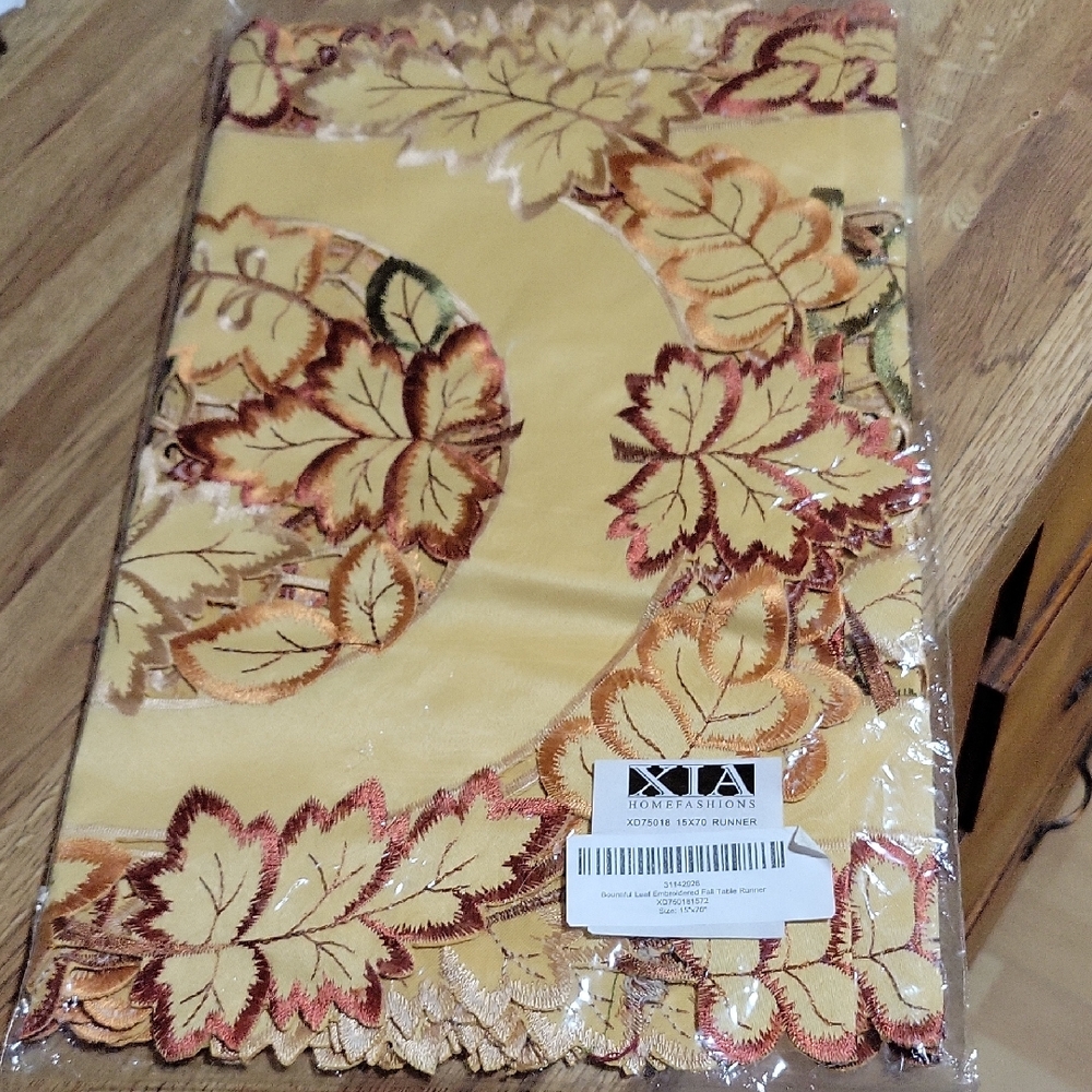 15"x70" Floral Embroidered Table Runner